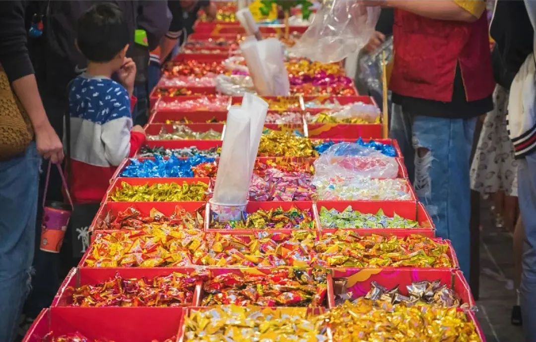 时代成就了新年糖，还是新年糖走出了时代？